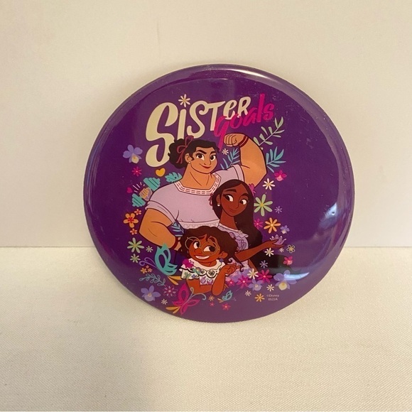 Disney Encanto 3 Piece Silicone Breakfast Molds And 3 Magnets New Without Tags - Picture 4 of 10